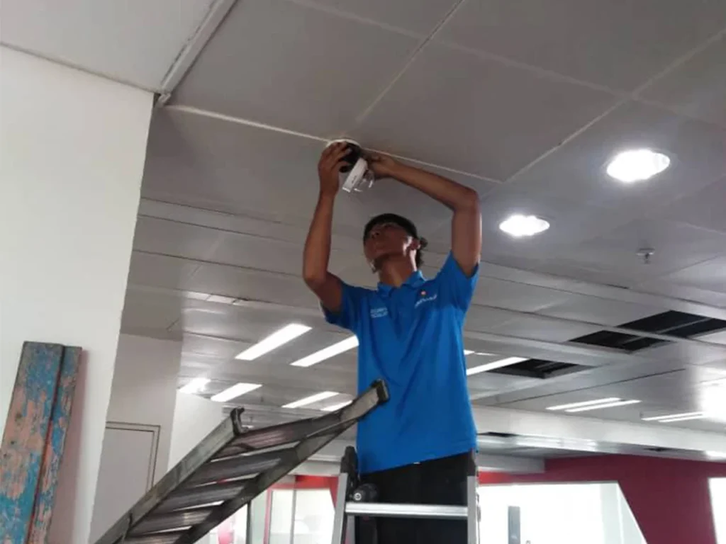 We manage and install camera security at Fujitsu